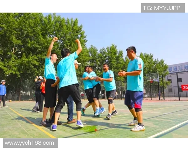 南京排球队在杯赛中的灵活战术与团队协作表现分析