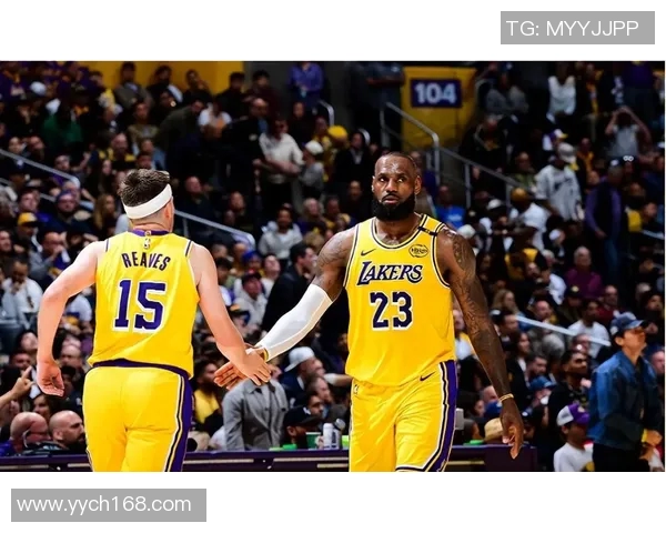 湖人队与热火队12月精彩对决回顾及赛季前景分析